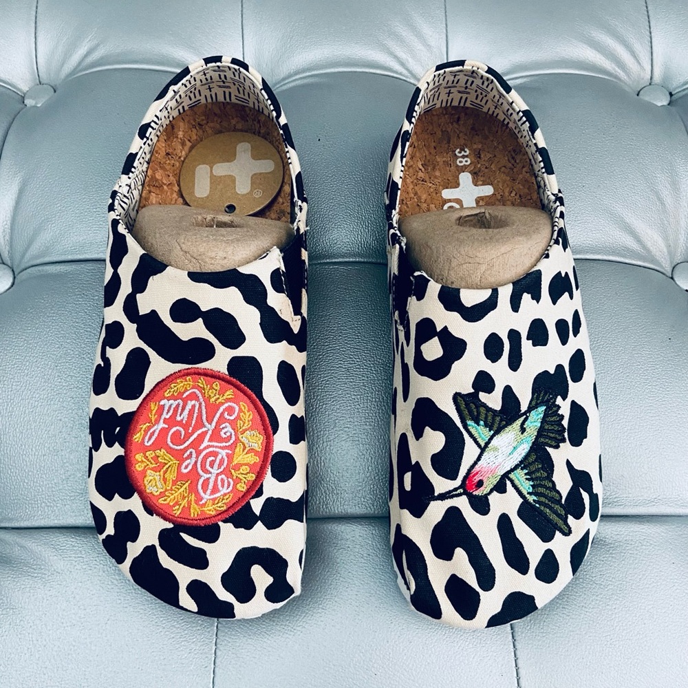 NEW! Otz Shoes Espadrilles “Be Kind” Hummingbirds
